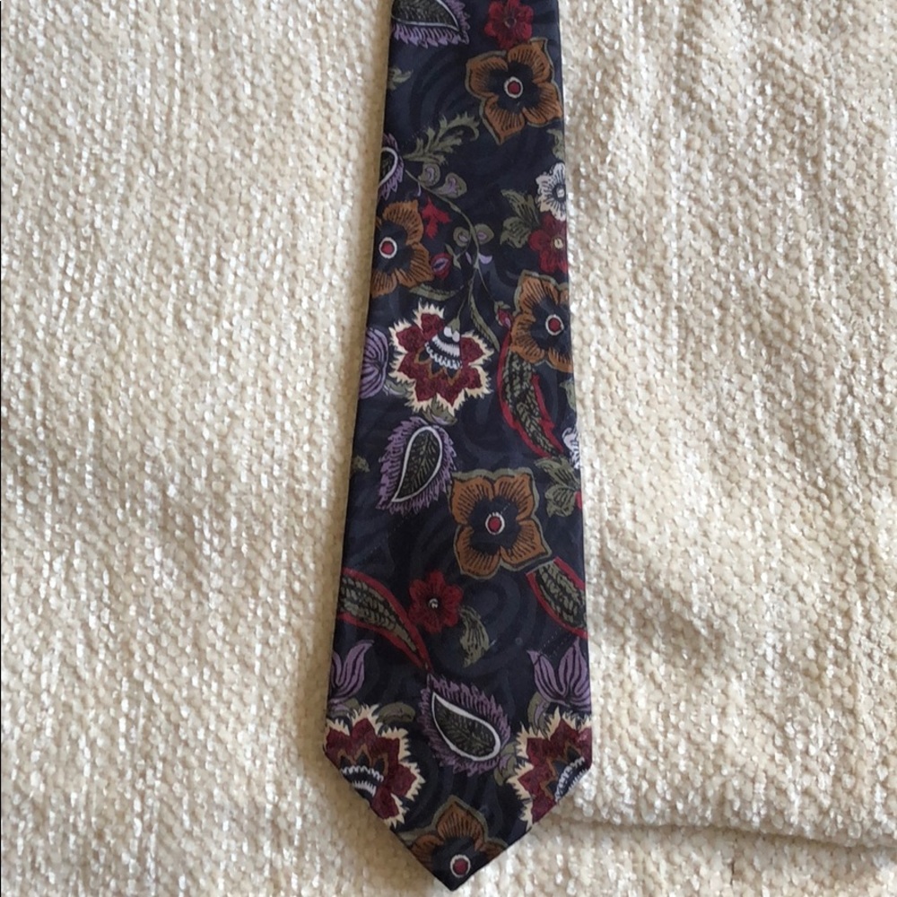 Manhattan Tie. Blue, Maroon, Red, Goldenrod Floral
